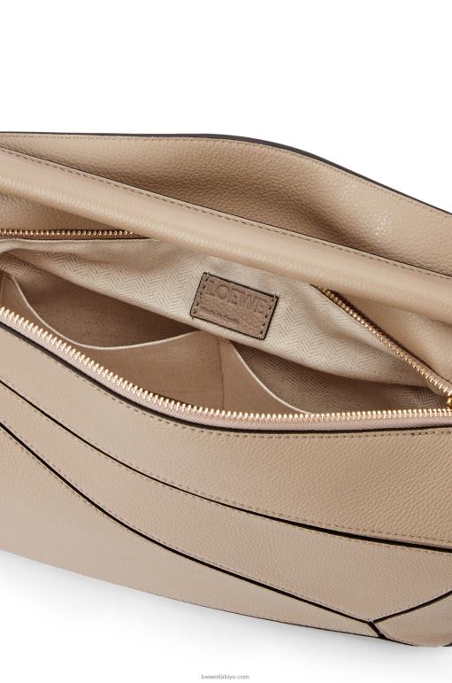 Loewe yumuşak damarlı dana derisinden yapboz çanta 02600409 kadınlar kum