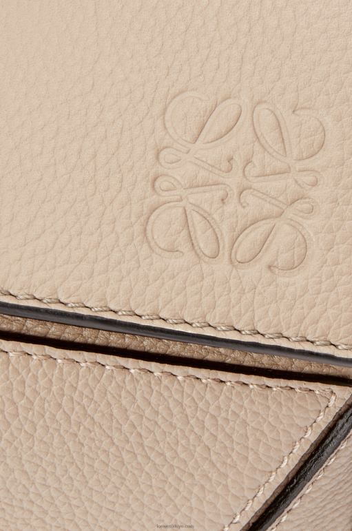 Loewe yumuşak damarlı dana derisinden yapboz çanta 02600409 kadınlar kum