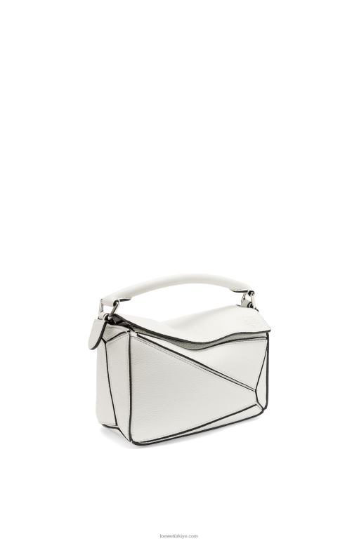 Loewe yumuşak taneli dana derisinden mini yapboz çanta 02600203 kadınlar açık beyaz
