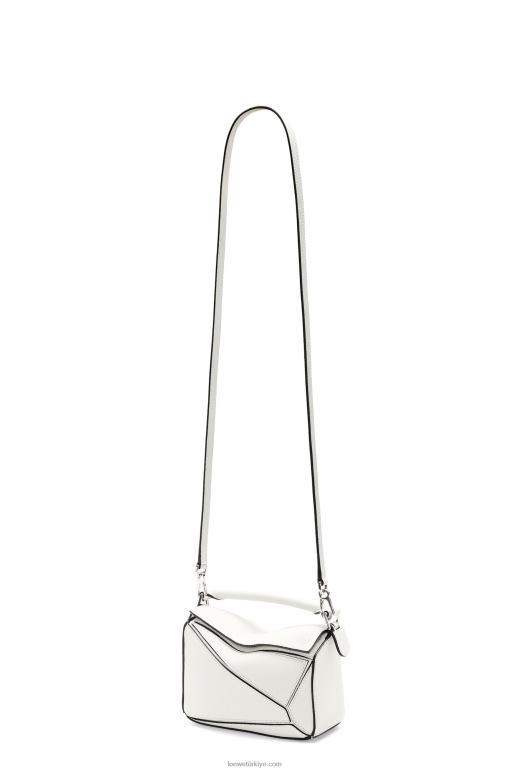Loewe yumuşak taneli dana derisinden mini yapboz çanta 02600203 kadınlar açık beyaz