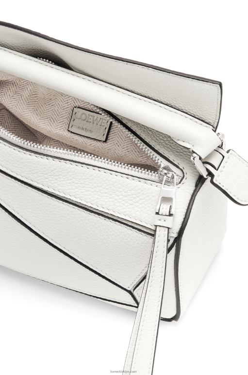 Loewe yumuşak taneli dana derisinden mini yapboz çanta 02600203 kadınlar açık beyaz