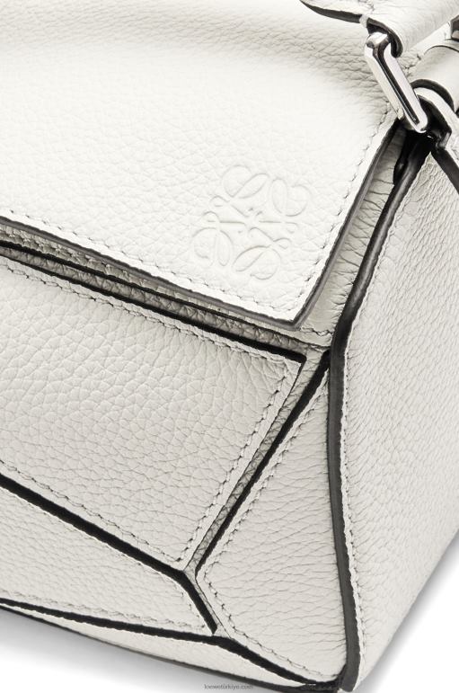 Loewe yumuşak taneli dana derisinden mini yapboz çanta 02600203 kadınlar açık beyaz