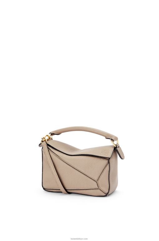 Loewe yumuşak taneli dana derisinden mini yapboz çanta 02600220 kadınlar kum