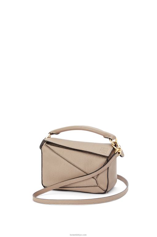 Loewe yumuşak taneli dana derisinden mini yapboz çanta 02600220 kadınlar kum