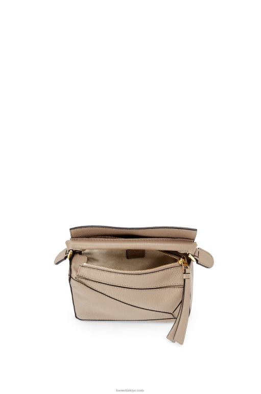 Loewe yumuşak taneli dana derisinden mini yapboz çanta 02600220 kadınlar kum