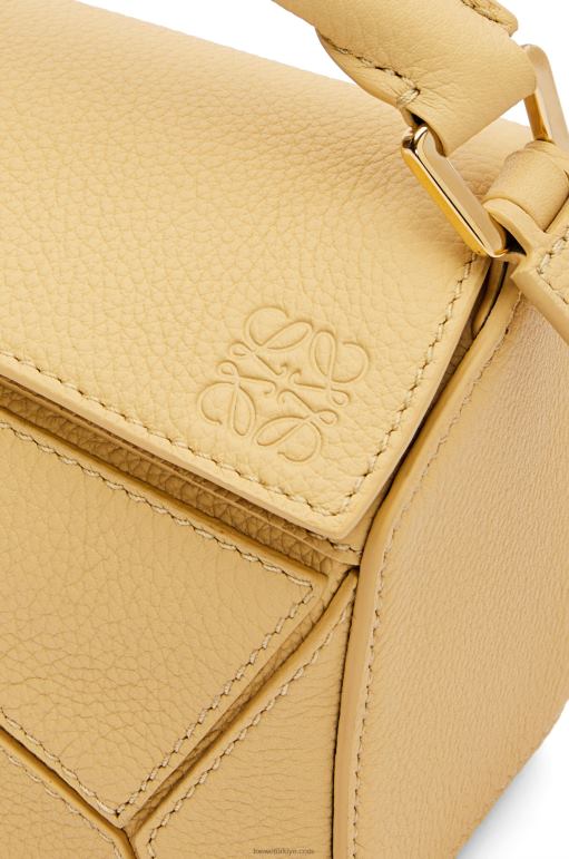 Loewe yumuşak taneli dana derisinden mini yapboz çanta 02600234 kadınlar koyu tereyağı