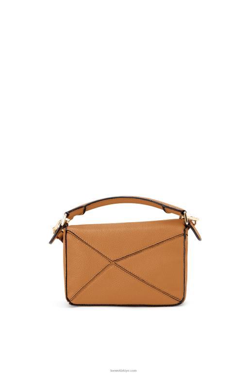 Loewe yumuşak taneli dana derisinden mini yapboz çanta 02600299 kadınlar hafif karamel