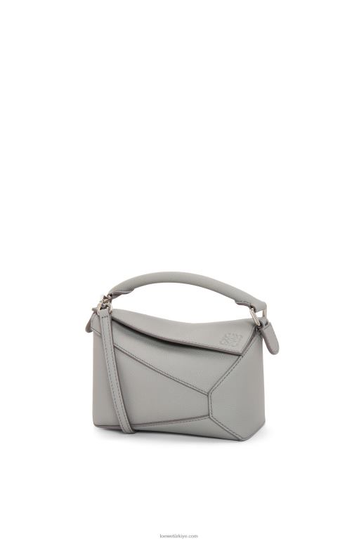 Loewe yumuşak taneli dana derisinden mini yapboz kenar çantası 02600198 kadınlar inci grisi