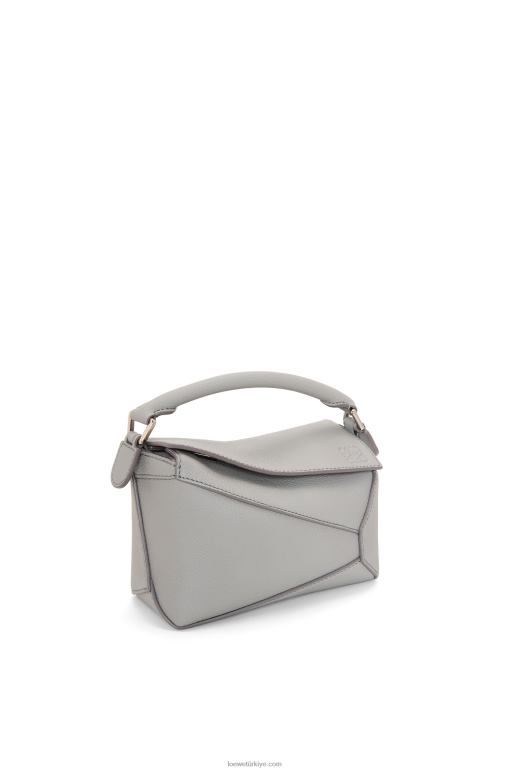 Loewe yumuşak taneli dana derisinden mini yapboz kenar çantası 02600198 kadınlar inci grisi