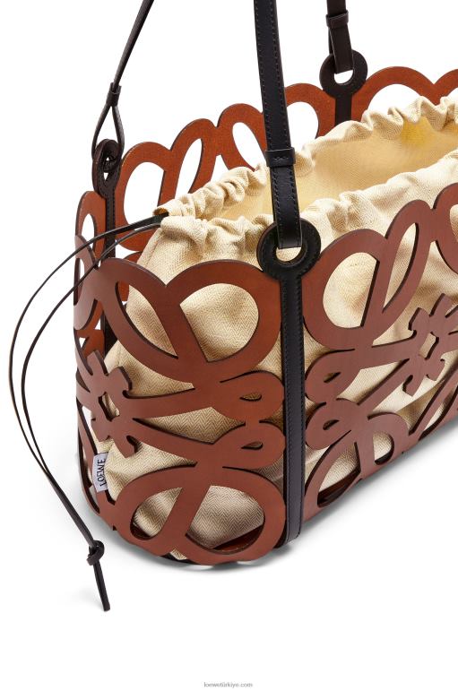 Loewe dana derisinden anagram kesme çantası 02600127 kadınlar bronzlaşmak