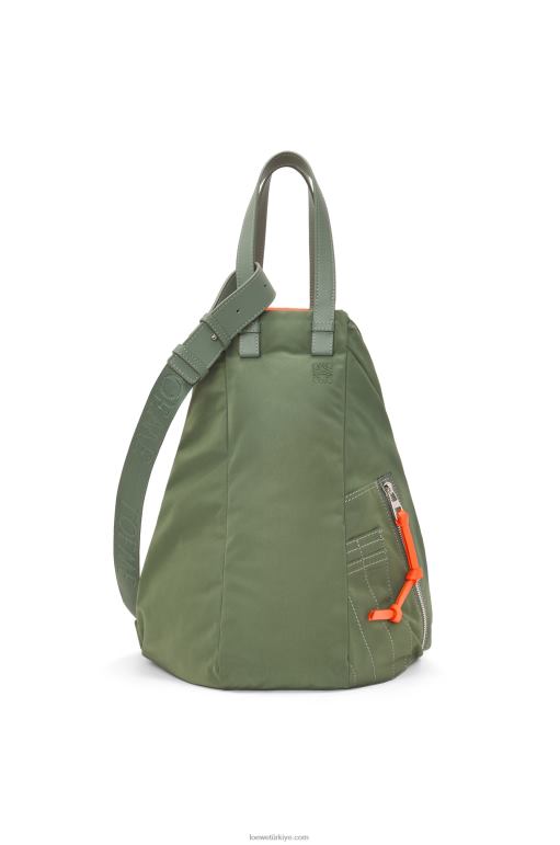 Loewe hamak taşıma çantası geri dönüşümlü naylon çanta 02600446 kadınlar eski haki