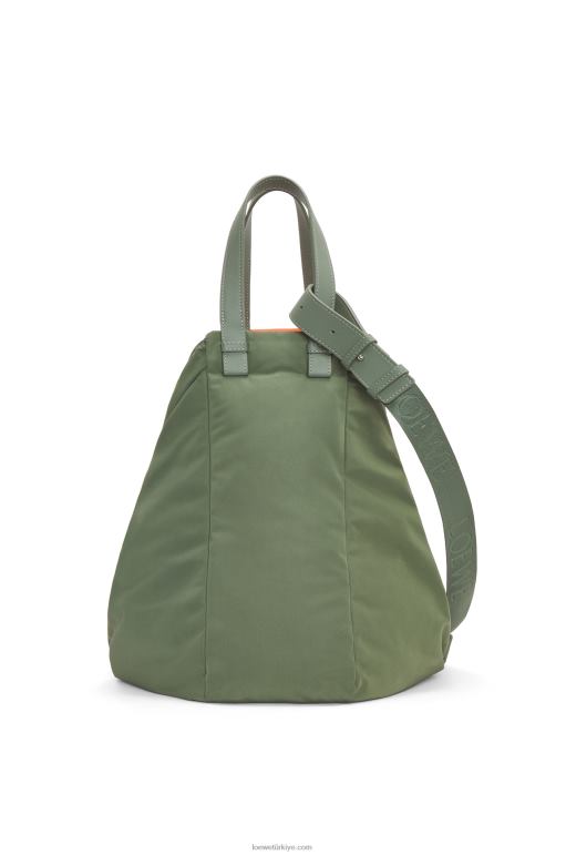 Loewe hamak taşıma çantası geri dönüşümlü naylon çanta 02600446 kadınlar eski haki
