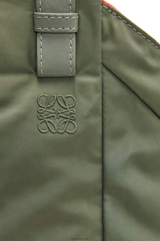 Loewe hamak taşıma çantası geri dönüşümlü naylon çanta 02600446 kadınlar eski haki