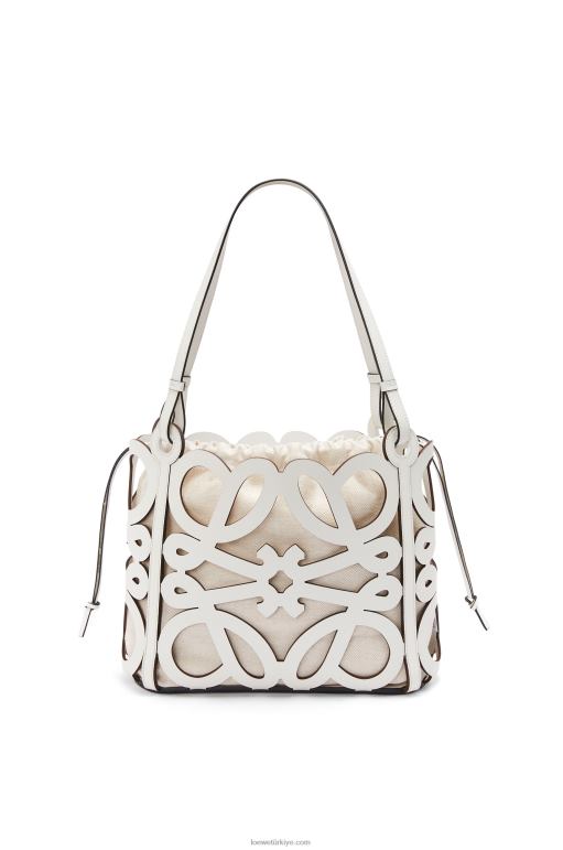 Loewe kutuda küçük anagram kesip tote dana derisi 02600187 kadınlar açık beyaz