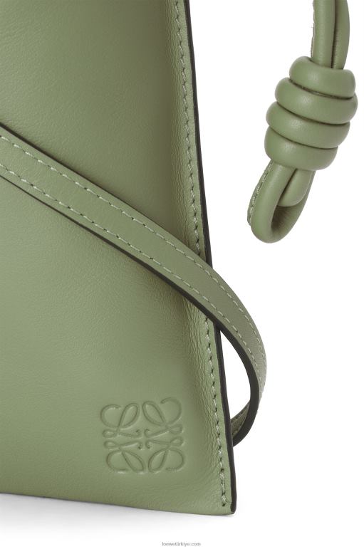 Loewe Nappa dana derisinde flamenko cebi 02600293 kadınlar biberiye