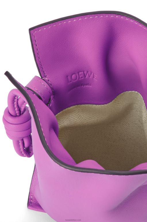 Loewe Nappa dana derisinde flamenko cebi 02600295 kadınlar parlak mor