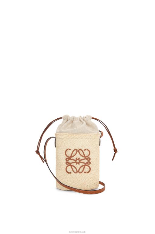 Loewe iraca avuç içi ve dana derisinden kare cep 02600315 kadınlar doğal/ten rengi