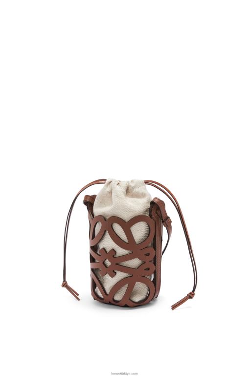 Loewe klasik dana derisi ve kanvas anagram cep 02600224 kadınlar ten rengi/ekru