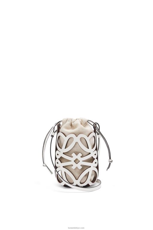 Loewe klasik dana derisi ve kanvas anagram cep 02600558 kadınlar beyaz/ekru