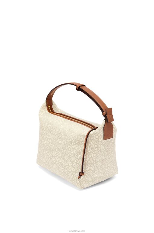 Loewe anagram jakarlı ve dana derisinden cubi çanta 02600464 kadınlar ekru/ten rengi