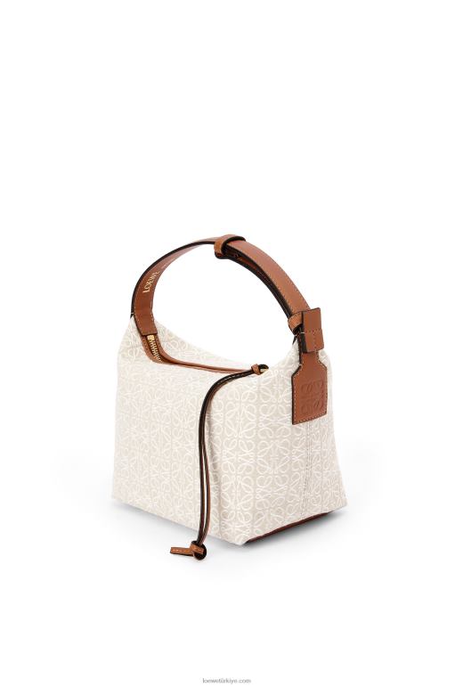 Loewe anagram jakarlı ve dana derisinden küçük cubi çanta 02600463 kadınlar ekru/ten rengi