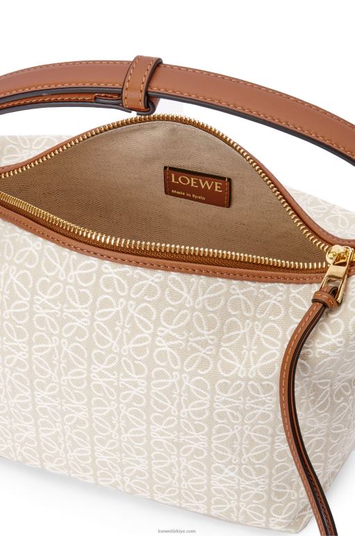 Loewe anagram jakarlı ve dana derisinden küçük cubi çanta 02600463 kadınlar ekru/ten rengi