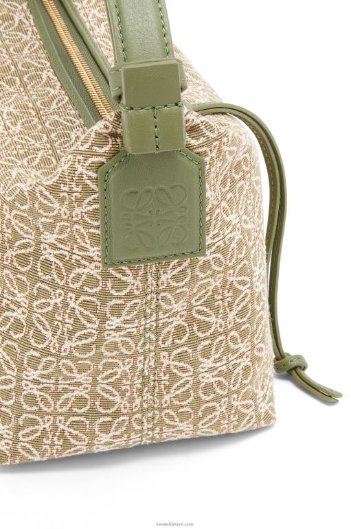 Loewe anagram jakarlı ve dana derisinden küçük cubi çanta 02600485 kadınlar yeşil/avokado yeşili