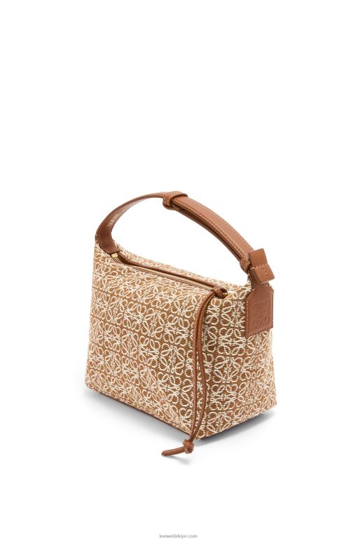 Loewe anagram jakarlı ve dana derisinden küçük cubi çanta 02600504 kadınlar bronzluk / ceviz