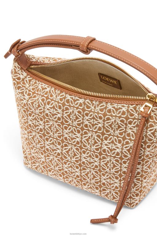 Loewe anagram jakarlı ve dana derisinden küçük cubi çanta 02600504 kadınlar bronzluk / ceviz
