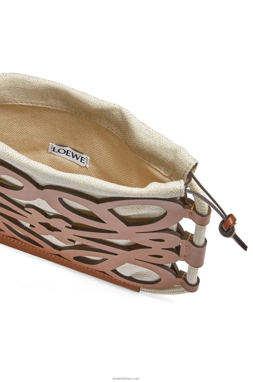 Loewe klasik dana derisi ve kanvas anagram kesim çapraz askı 02600327 kadınlar ten rengi/ekru