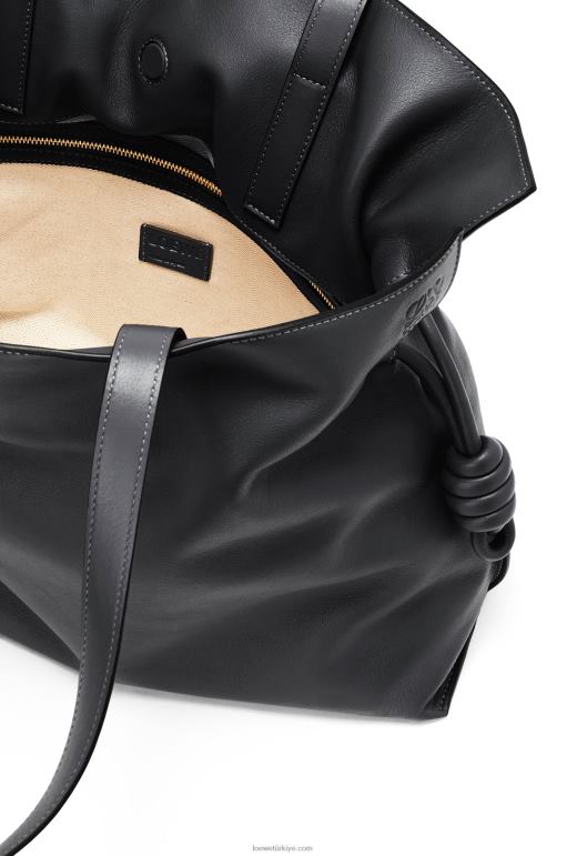 Loewe Nappa dana derisinden büyük flamenko debriyajı 02600411 kadınlar siyah