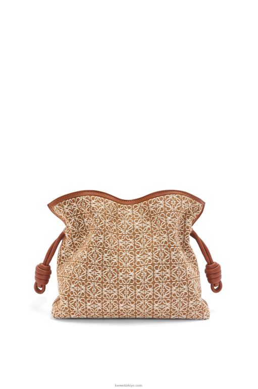 Loewe anagram jakarlı ve dana derisinden flamenko debriyajı 02600486 kadınlar bronzluk / ceviz