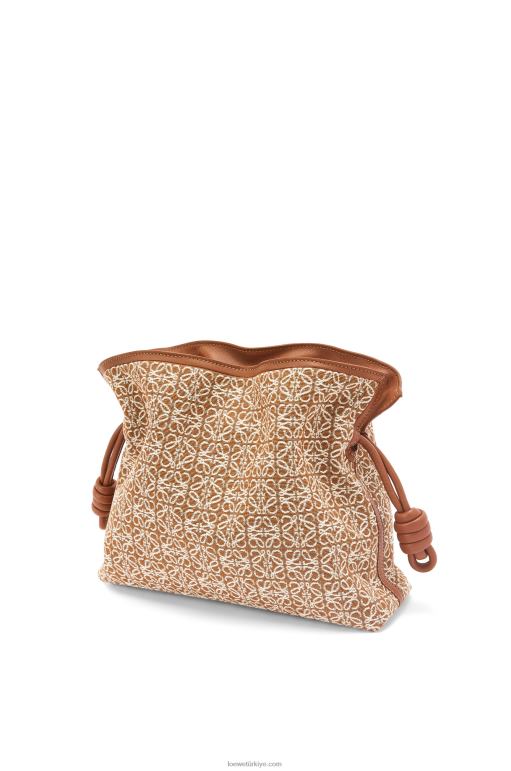 Loewe anagram jakarlı ve dana derisinden flamenko debriyajı 02600486 kadınlar bronzluk / ceviz