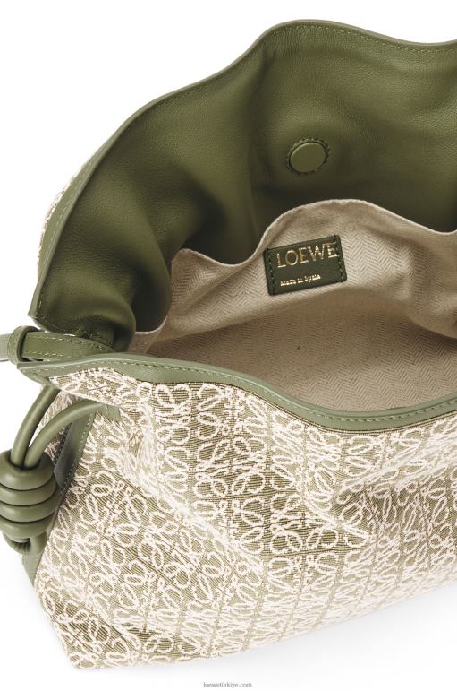 Loewe anagram jakarlı ve dana derisinden flamenko debriyajı 02600607 kadınlar yeşil/avokado yeşili