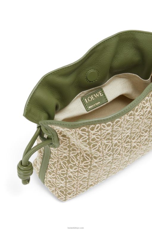 Loewe anagram jakarlı ve dana derisinden mini flamenko debriyajı 02600291 kadınlar yeşil/avokado yeşili