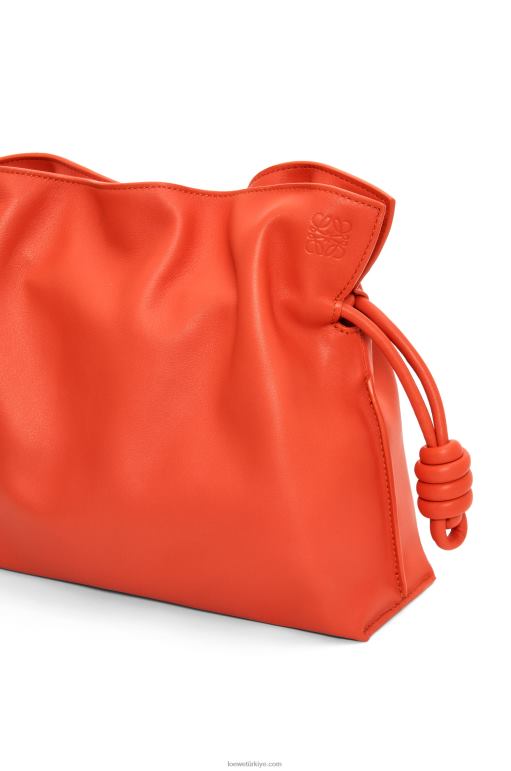 Loewe napa dana derisinden flamenko debriyajı 02600356 kadınlar gündoğumu turuncu