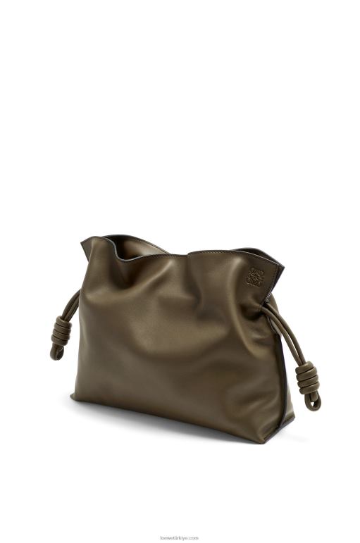 Loewe napa dana derisinden flamenko debriyajı 02600359 kadınlar koyu haki yeşil
