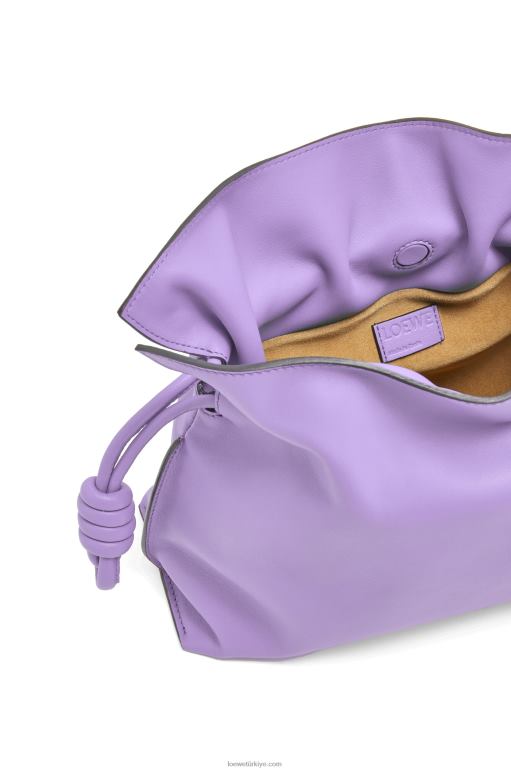 Loewe napa dana derisinden flamenko debriyajı 02600388 kadınlar açık leylak rengi