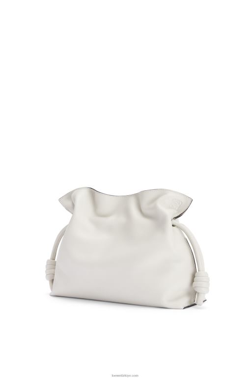 Loewe napa dana derisinden flamenko debriyajı 02600390 kadınlar açık beyaz