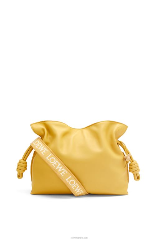 Loewe napa dana derisinden flamenko debriyajı 02600448 kadınlar soluk sarı sır