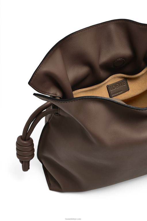 Loewe napa dana derisinden flamenko debriyajı 02600623 kadınlar çikolata