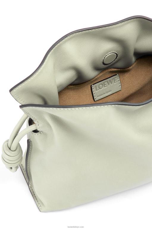 Loewe napa dana derisinden mini flamenko debriyajı 02600205 kadınlar hafif seladonlar