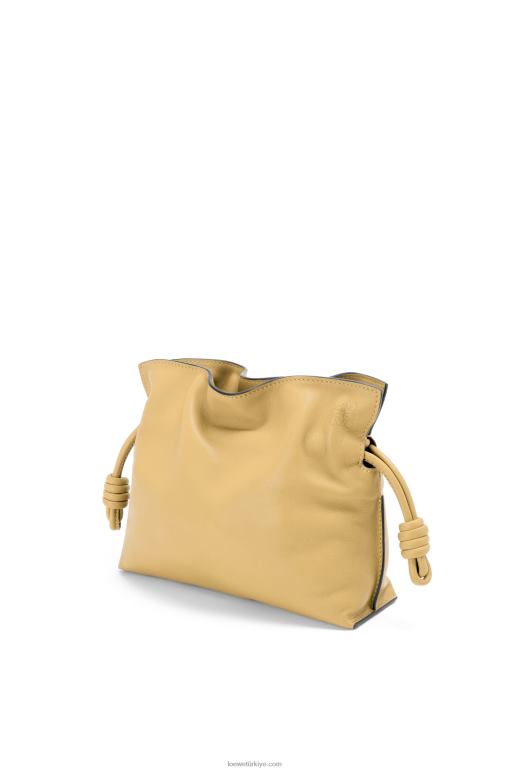 Loewe napa dana derisinden mini flamenko debriyajı 02600208 kadınlar koyu tereyağı