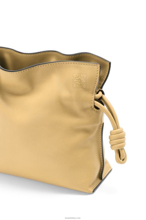 Loewe napa dana derisinden mini flamenko debriyajı 02600208 kadınlar koyu tereyağı
