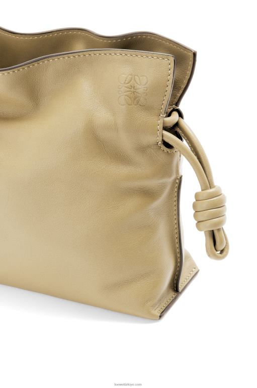 Loewe napa dana derisinden mini flamenko debriyajı 02600217 kadınlar kil yeşili