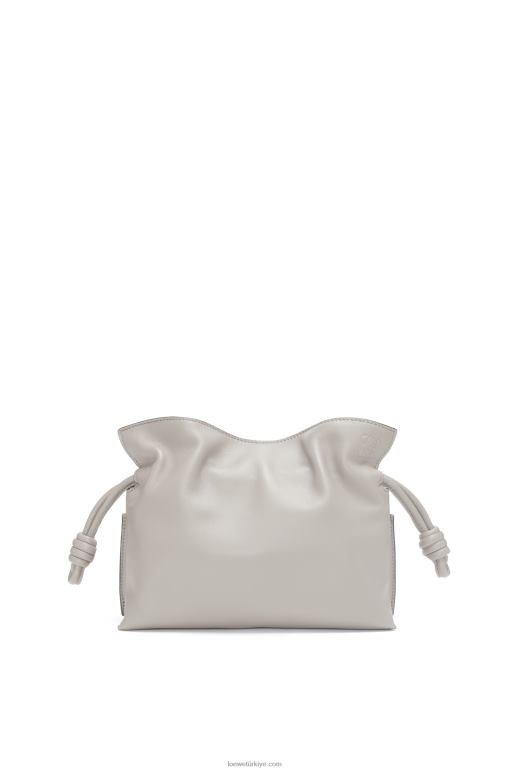 Loewe napa dana derisinden mini flamenko debriyajı 02600236 kadınlar hayalet