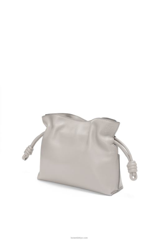 Loewe napa dana derisinden mini flamenko debriyajı 02600236 kadınlar hayalet