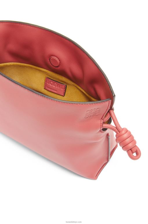 Loewe napa dana derisinden mini flamenko debriyajı 02600267 kadınlar şeftali çiçeği