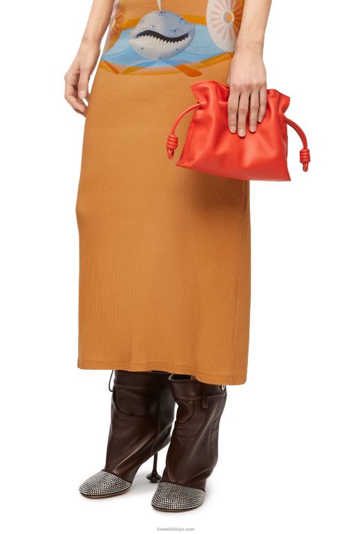 Loewe napa dana derisinden mini flamenko debriyajı 02600320 kadınlar gündoğumu turuncu