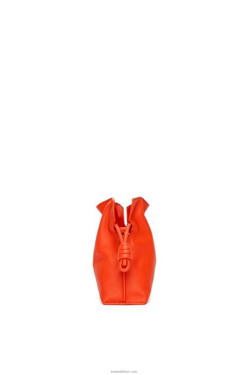 Loewe napa dana derisinden mini flamenko debriyajı 02600320 kadınlar gündoğumu turuncu